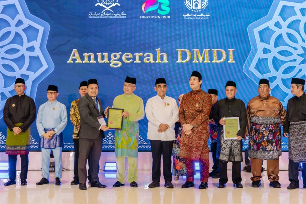 Honored to participate in the 23rd DMDI Convention and receive the DMDI Award at Hotel Borobudur, Jakarta.