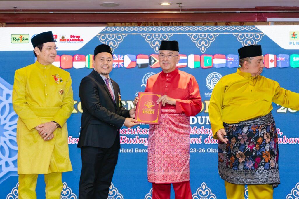 ក្រោមការដឹកនាំដ៏ខ្ពង់ខ្ពស់របស់ ឯកឧត្តម ទេសរដ្ឋមន្ត្រី អូស្មាន ហាស្សាន់ លើទស្សនៈវិស័យវែងឆ្ងាយ សមាគមអាម៉ាណះតាកាហ្វុលកម្ពុជា បាន និងកំពុងទទួលបានការចាប់អារម្មណ៍យ៉ាងខ្លាំងពីដៃគូជាតិ និងអន្តរជាតិ ជាពិសេសក្នុងកិច្ចការមនុស្សធម៌ និងការអភិវឌ្ឍសេដ្ឋកិច្ចសហគមន៍។